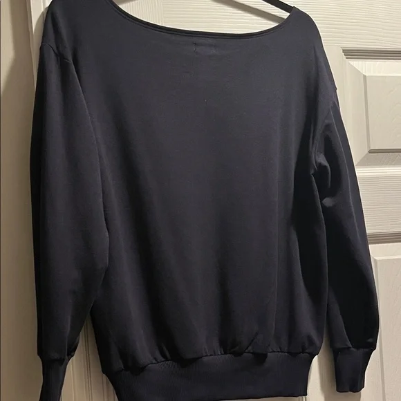 L'AGENCE Elegant Black Knit Top - Picture 3 of 4